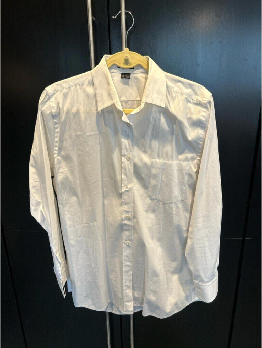 Women’s Theory size M classic white shirt